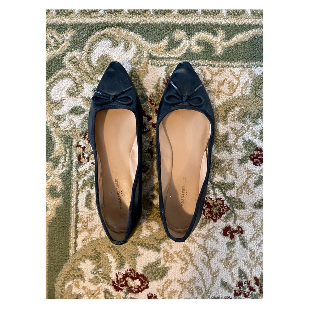 Black Banana Republic ballet flats